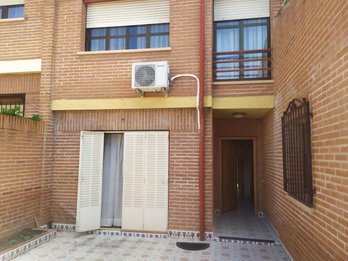 Habitacion Privada Triple Toledo Exterior photo